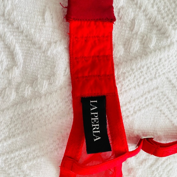 La perla bra. Authentic. Sexy. Size 34C. Bright red colour, lace bra. Like new. - Picture 4 of 7